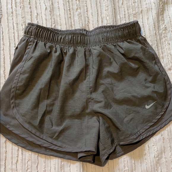 Nike shorts - Picture 1 of 4